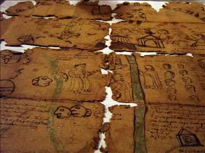 Fotograf�a del c�dice prehisp�nico del a�o 1542, recuperado tras permanecer 15 a�os desaparecido y entregado este jueves al resguardo del Museo de Antropolog�a de Xalapa