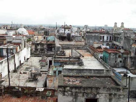 Vista general de la Habana, desde 1959 practicamente no se han construido nuevos edificios y tampoco se han reconstruido los antiguos exceptuando algunos de inter�s tur�stico.