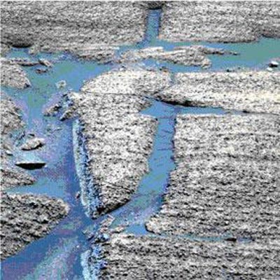 Superficies lisas halladas en Marte, supuestos charcos que a�n est�n por comprobarse su existencia y naturaleza.