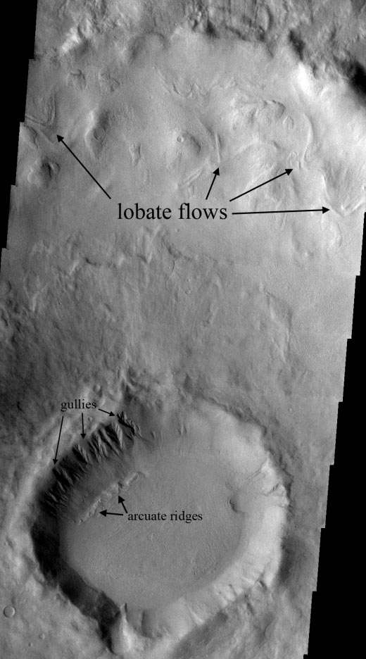 lujos lobulados, barrancos y crestas arqueadas en esta imagen de Themis de un cr�ter de 60 kil�metros.