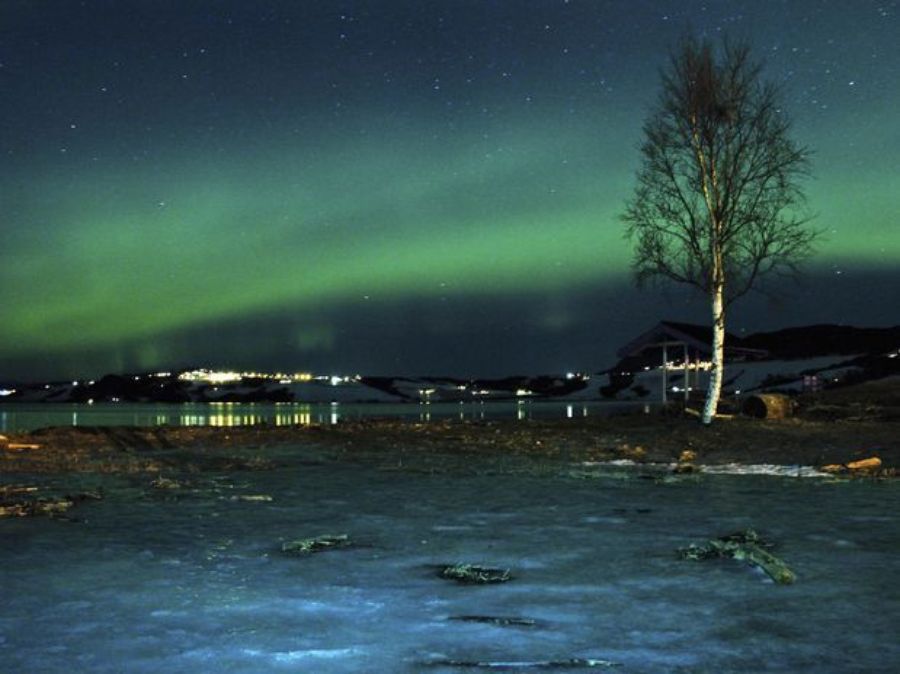 Una aurora boreal es registrada en la ciudad de Trondheim, en Noruega. Los astr�nomos fueron en busca de una exibici�n espetacular del fen�meno despu�s de la m�s poderosa tempestad solar en seis a�os.