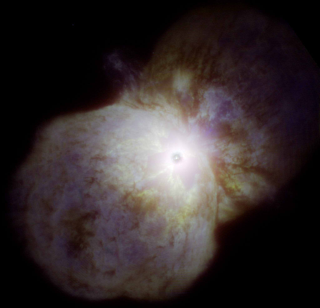 Eta Carinae, se ubica a s�lo 7,500-8,000 a�os luz de distancia, est� conformada por al menos dos estrellas en su n�cleo, la m�s grande de las cuales es la m�s luminosa y masiva e nuestra galaxia. Foto:  J.C. Martin et. al.