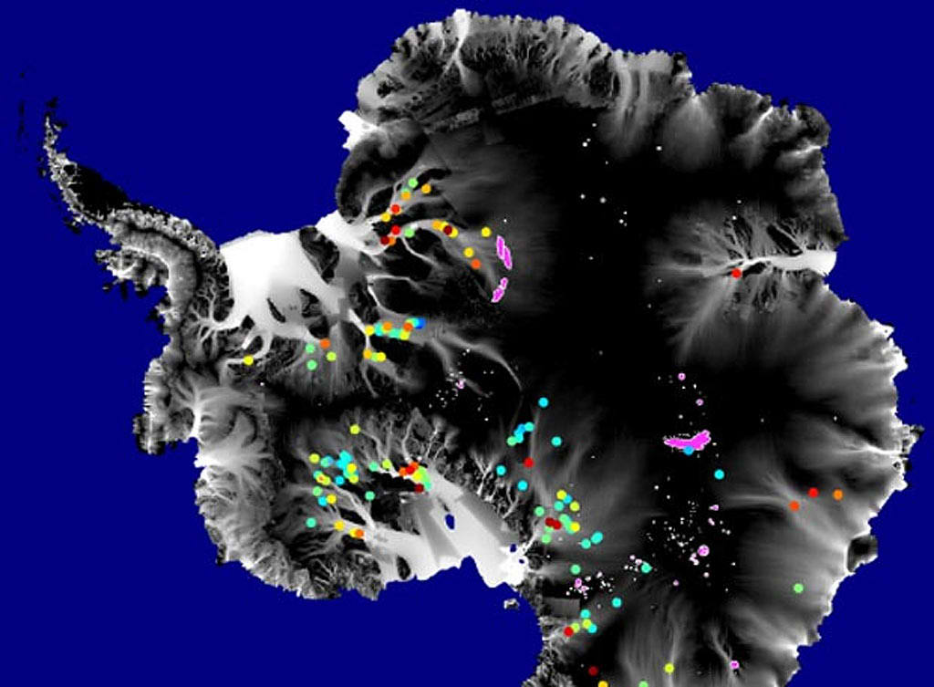 Mapa de la Ant�rtida con la localizaci�n y estimaci�n de volumen de 124 lagos activos subglaciales.