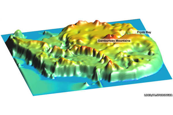 Mapa topogr�fico en baja resoluci�n de la Ant�rtida mostrando la cordillera subglacial Gamburtsev. Imagen: LDEO / M. Studinger