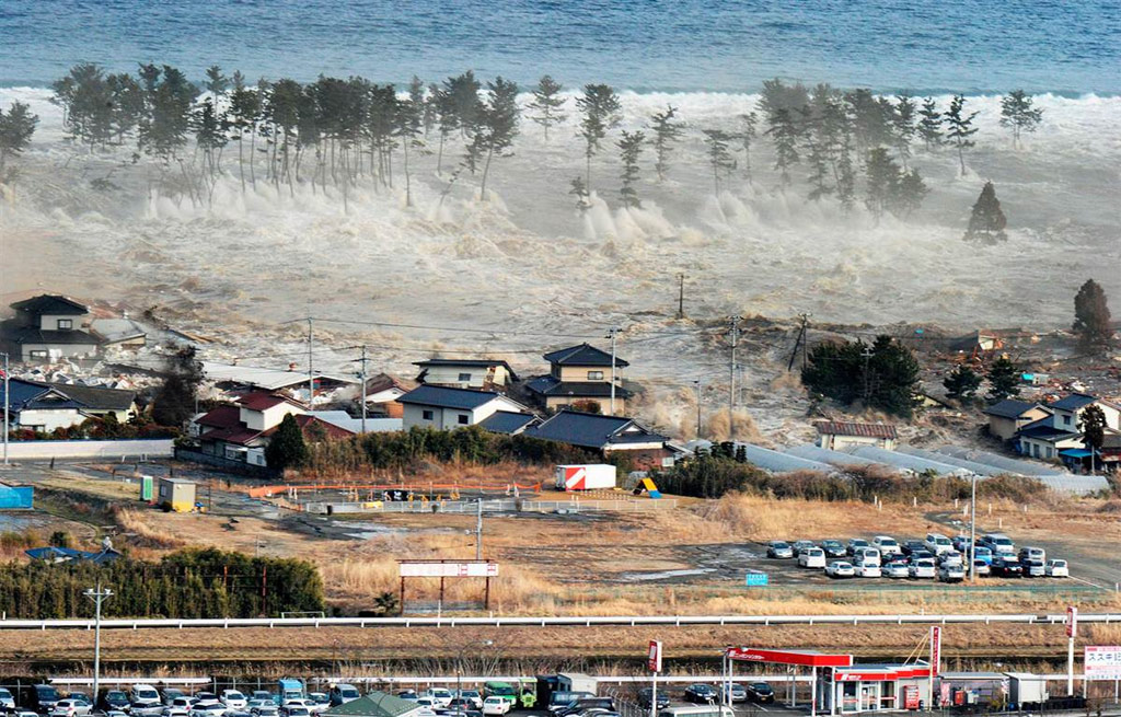 Tsunami en Sendai, Jap�n originado por un violento terremoto