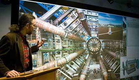 Superpantalla de 9 megapixeles de resoluci�n y de aproximadamente 4,5 por 2,5 metros, desarrollada por ingenieros inform�ticos de la Universidad de Tufts.