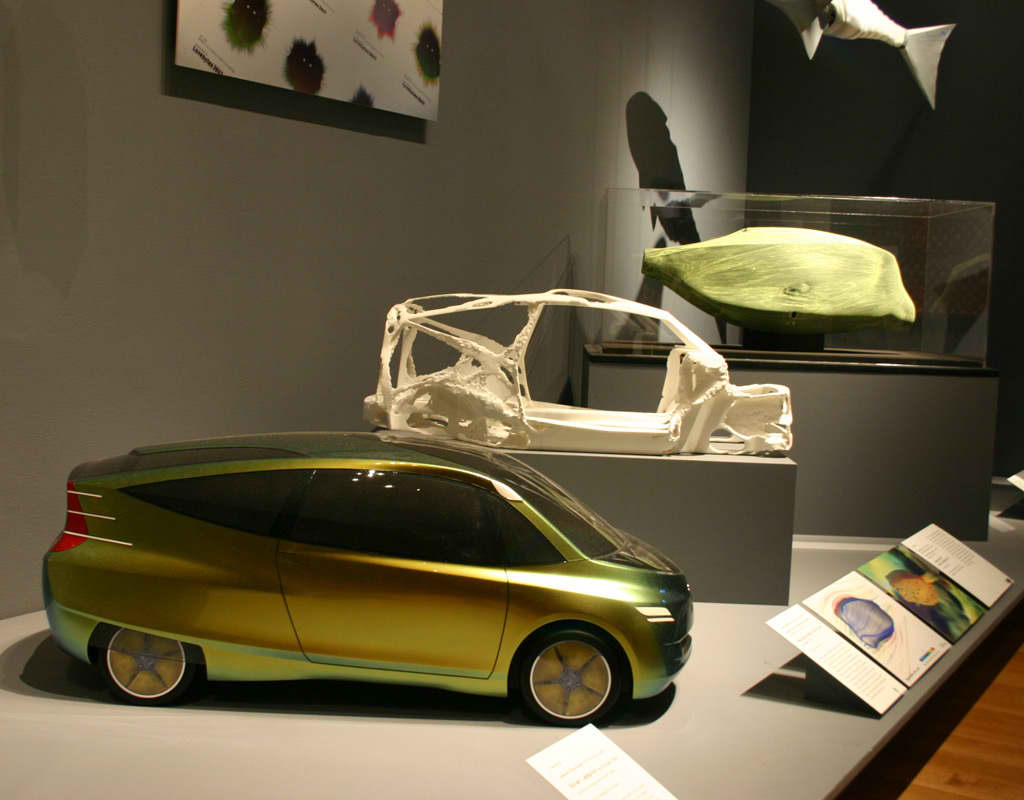 El Mercedes-Benz Bionic, un auto conceptual creado por  DaimlerChrysler AG bajo el grupo Mercedes, el modelo se bas� en el estudio del pez Ostracion cubicus. Foto: Ryan Somma