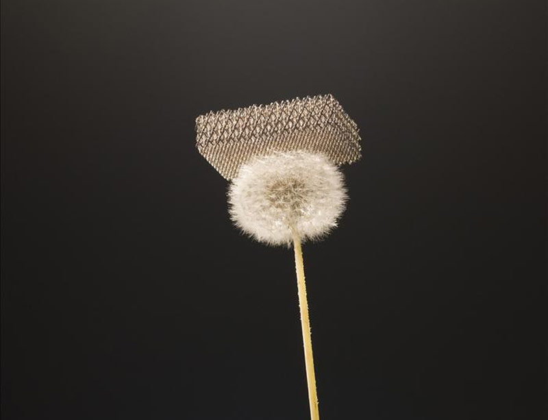 microret�cula met�lica ultraligera, el material m�s ligero creado con tubos huecos de n�quel-fosforo