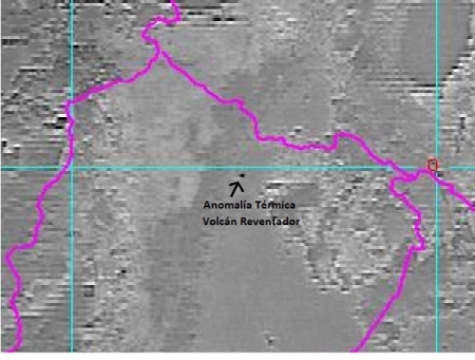 Figura 1: Anomal�a T�rmica en el volc�n Reventador. Imagen del hot spot en el canal SPLIT de GOES E a las 22:45 (tiempo local) del 09 de febrero de 2012. Fuente: VAAC/NOAA