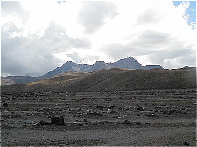 Rumi�ahui visto desde los restos de lahares del Cotopaxi en Limpiopungo