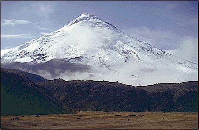 Hace miles de a�os el Cotopaxi sufri� un colapso de uno de sus flancos que produjo un gigantesco lahar que inund� los valles de Latacunga, Chillos, y Tumbaco. La cantidad de hielo era entonces mucho mayor que la actual.
