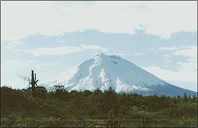 P�ramos del Cotopaxi, se ha planeado construir una base de lanzamiento de cohetes en estos p�ramos debido a que en el Ecuador los cohetes podr�an alcanzar una mayor velocidad con menos combustible. La imagen de un cohete Saturno VII despegando junto a este volc�n ser�a sencillamente sorprendente!
