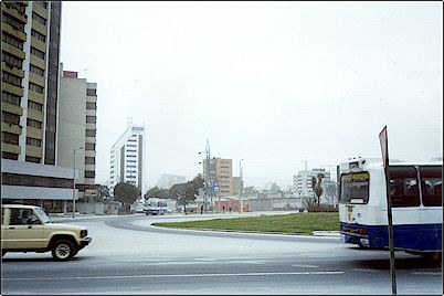 Y mas calles cubiertas de ceniza, esta es la avenida Eloy Alfaro y Rep�blica, sin embargo la cantidad de ceniza no fue suficiente para que los quite�os no asistieran a sus trabajos, excepto escuelas y colegios que tuvieron que suspender clases al igual que el aeropuerto.
