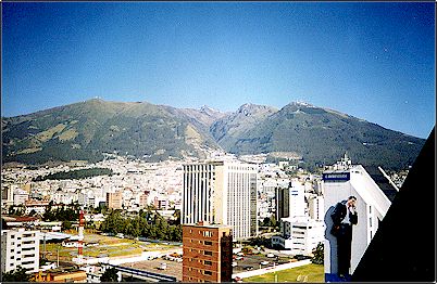 Del Rucu Pichincha se reconoce un flujo de lava prehist�rico que alcanz� el actual emplazamiento del pueblo de Gu�pulo hace milenios a varios kil�metros de distancia.
