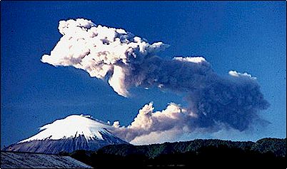 Erupci�n freato-magm�tica del Sangay, impresionantes im�genes como estas se pueden obtener casi todos los d�as, emplazado pr�cticamente en un lugar casi inaccesible este volc�n es poco visitado.
