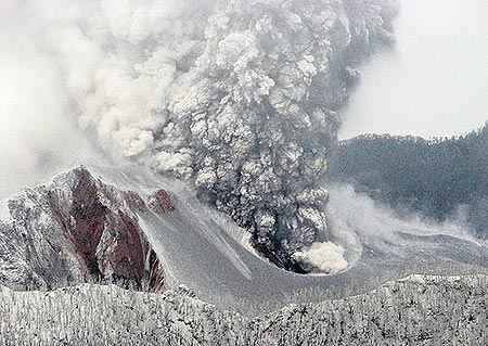 Expertos chilenos han anticipado que el volc�n continuar� en actividad en un per�odo que puede ir de una semana a varios meses