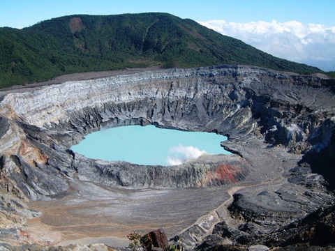 Volc�n Po�s. Foto de Ana Ruth Chinchilla Castillo.